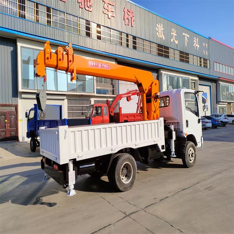 正定县三轮随车吊定制 农用改装机自备吊中瑞长期出售